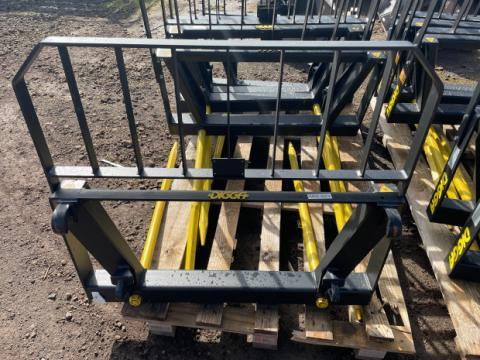 Photo 2. Digga Hay / Pallet Forks