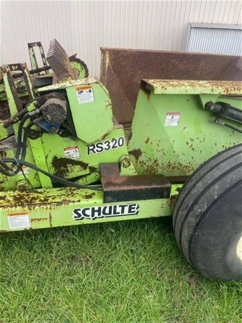 Photo 4. Schulte RS320 rock picker