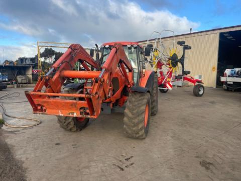 Photo 3. Kubota M126X tractor