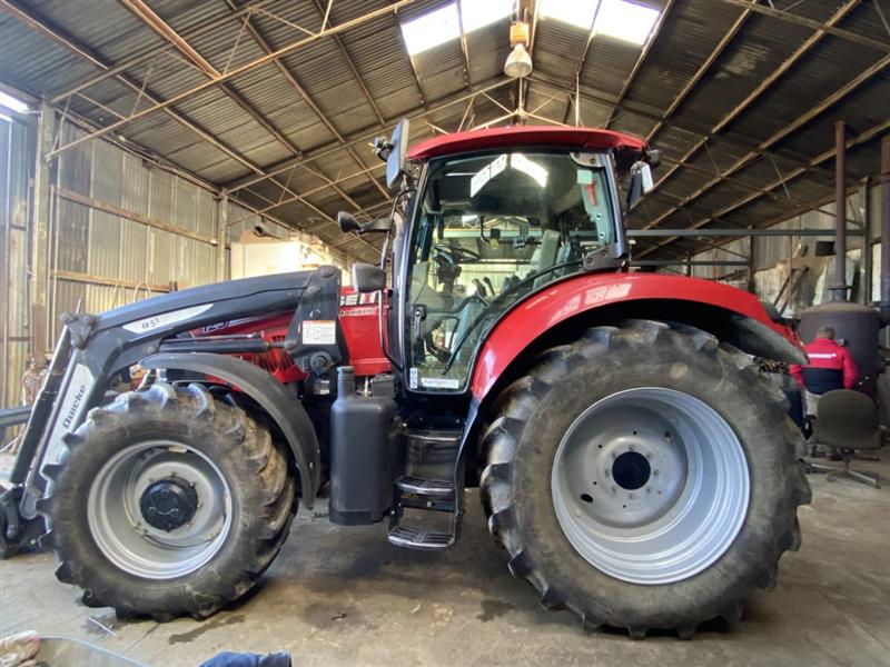 Photo 3. Case IH Maxxum 125 tractor