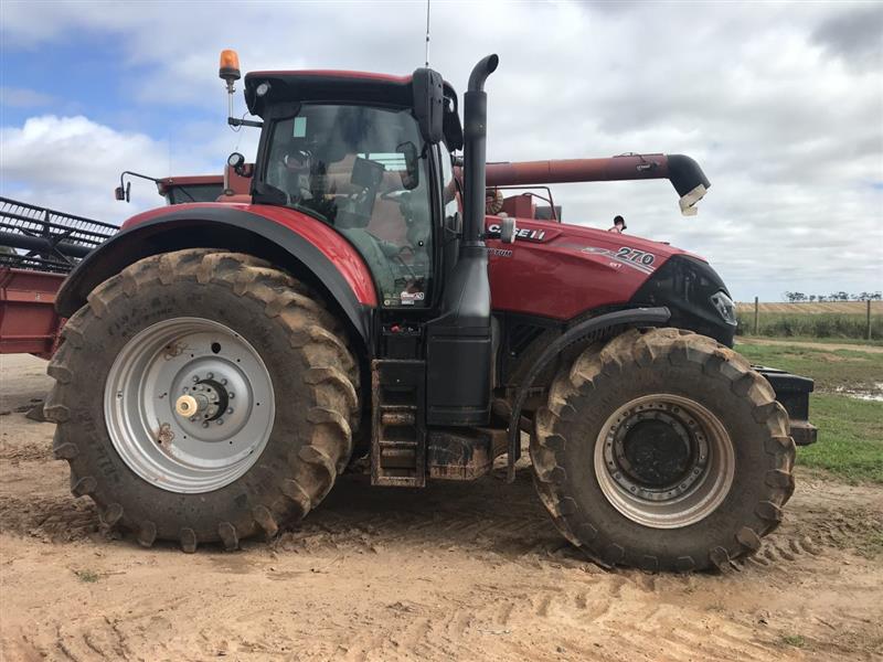 Photo 2. Case IH Optum 270 CVT tractor