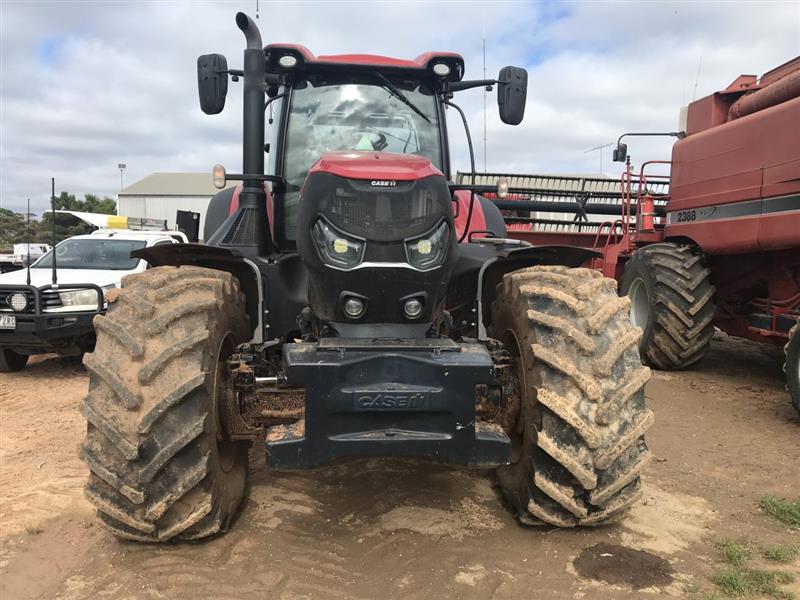 Photo 3. Case IH Optum 270 CVT tractor