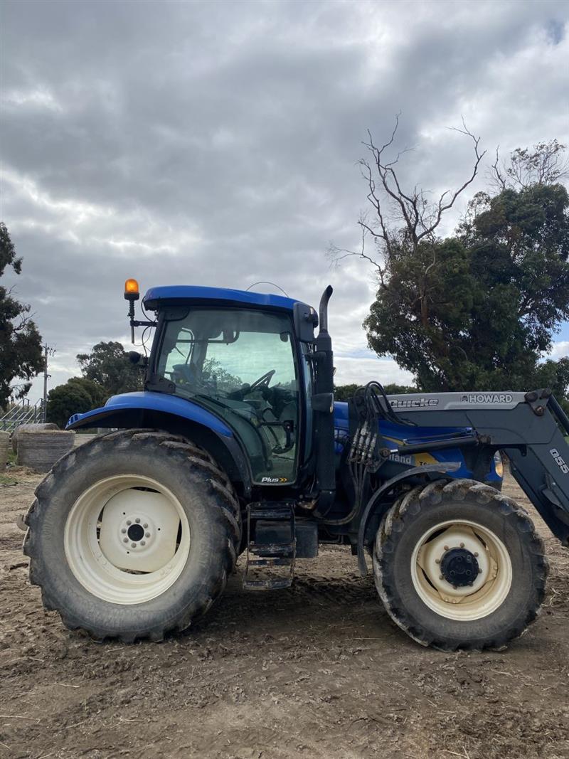 Photo 3. New Holland T6070 tractor