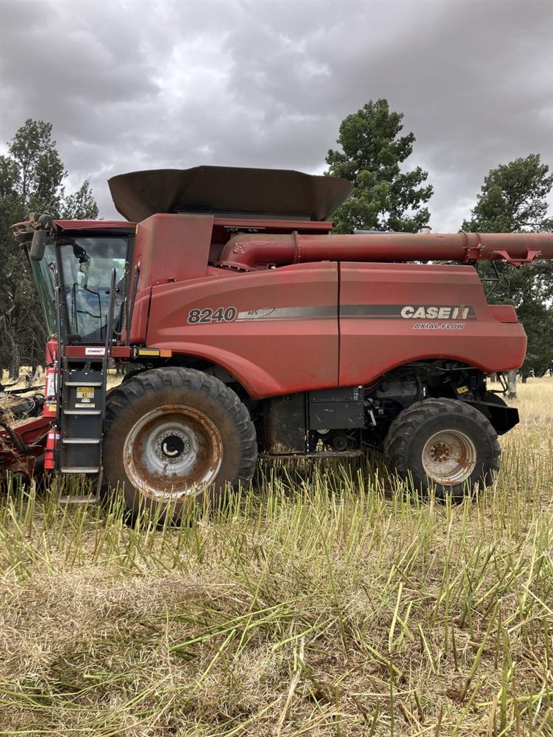 Photo 2. Case IH 8240 combine harvester