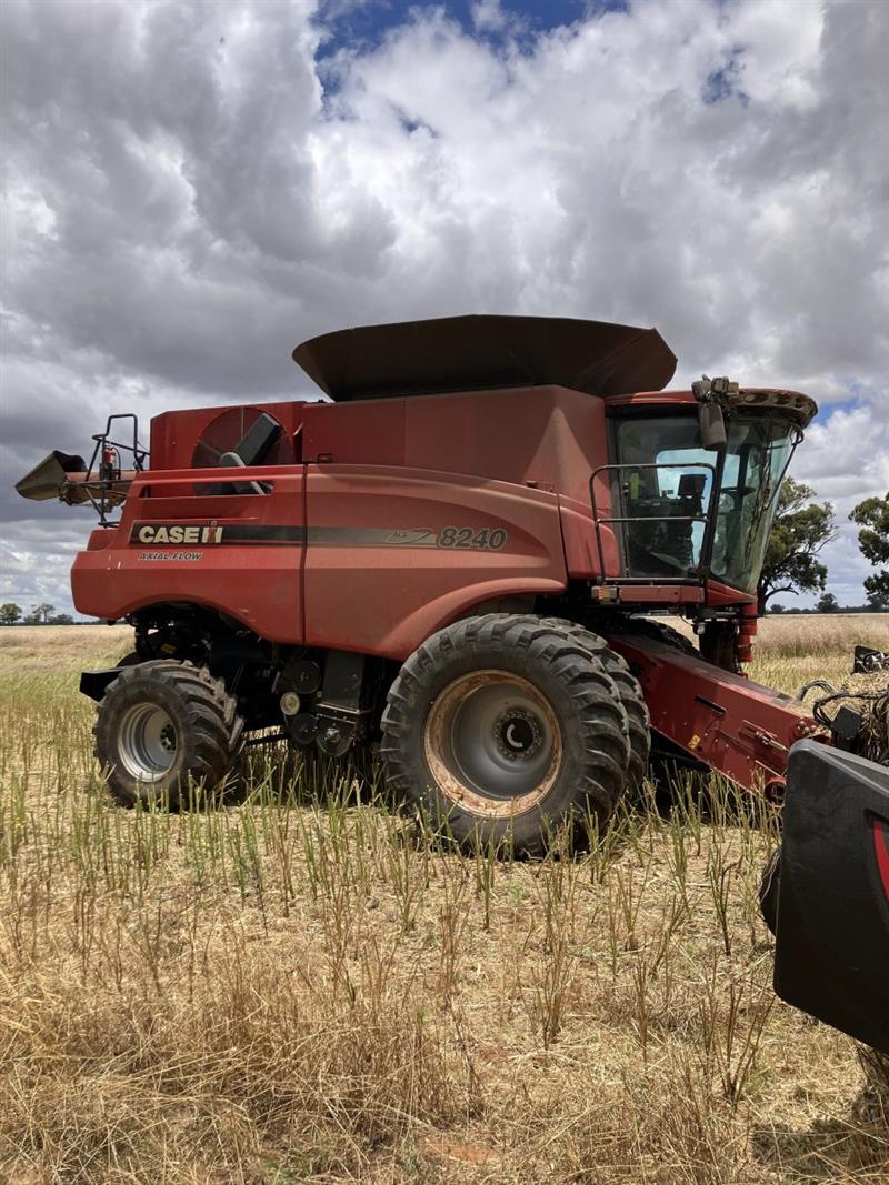 Photo 4. Case IH 8240 combine harvester