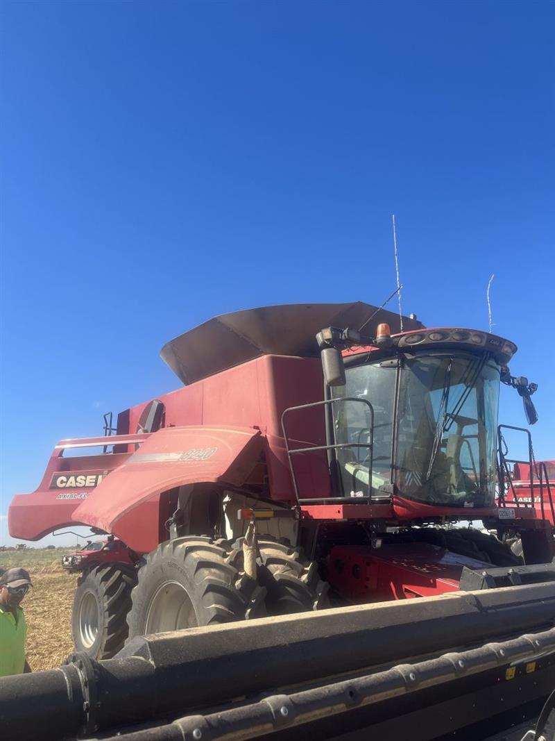 Photo 4. Case IH 8240 combine harvester