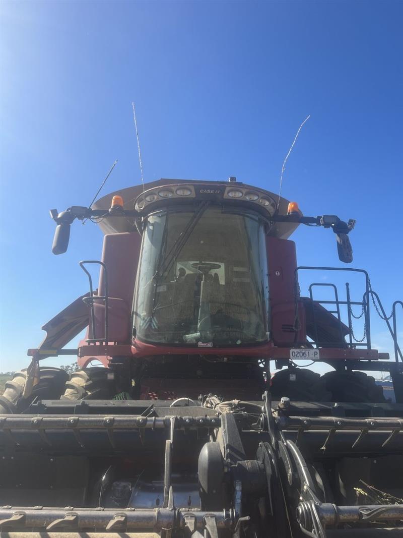 Photo 5. Case IH 8240 combine harvester