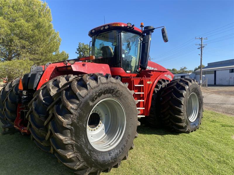 Photo 3. Case IH AFS Steiger 550 tractor