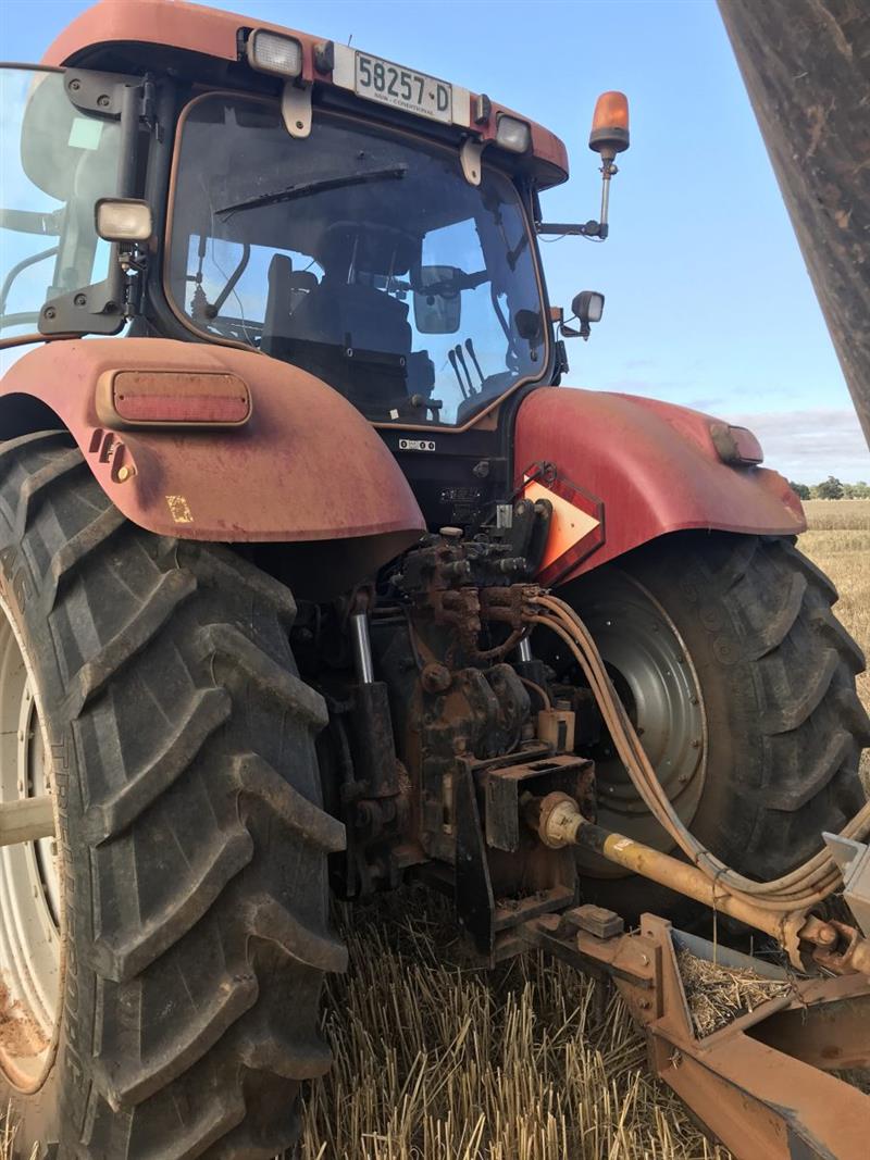 Photo 2. Case IH Puma 195 tractor