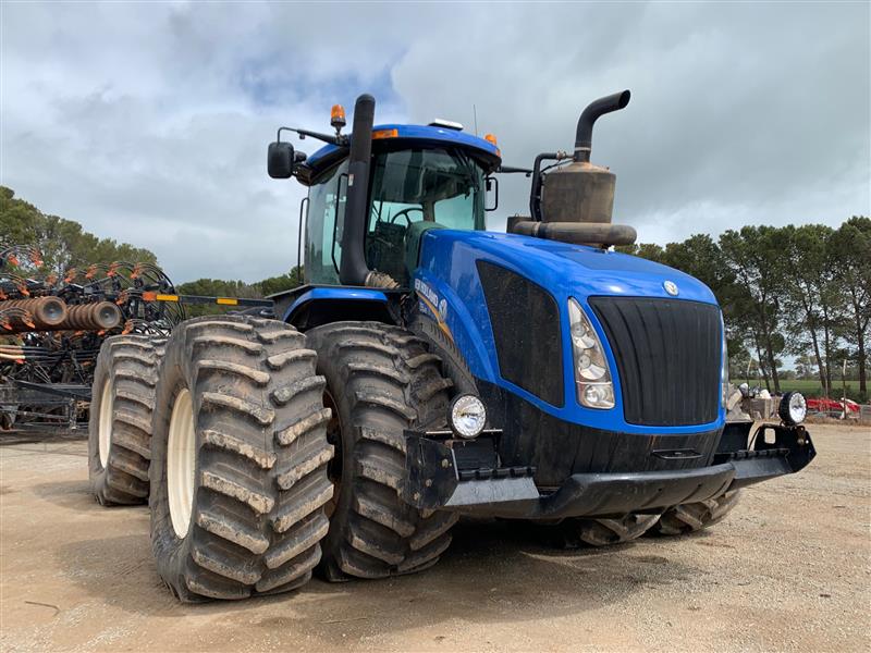 Photo 2. New Holland T9.645 4WD Tractor