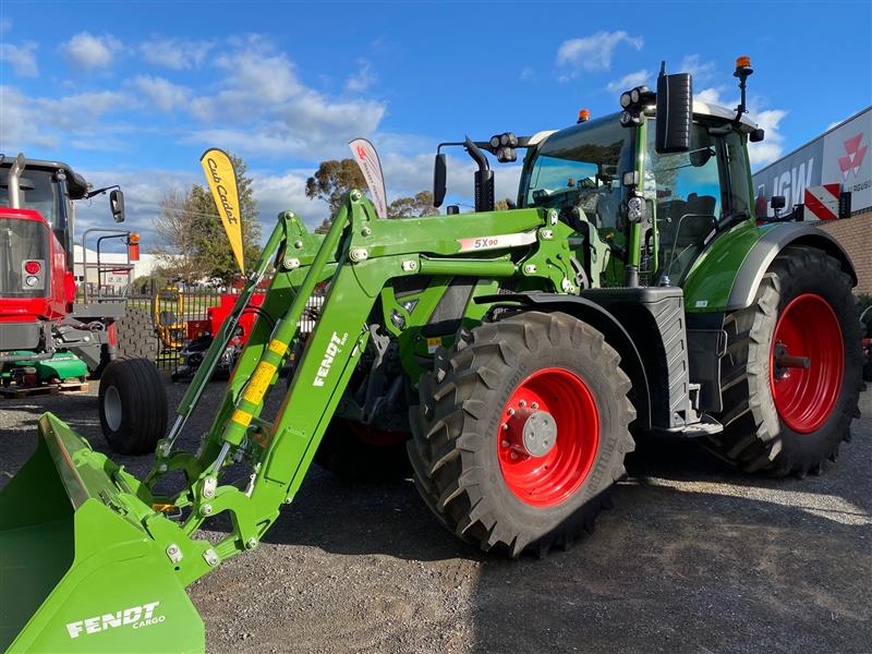 Fendt 716G6 tractor with front end l...