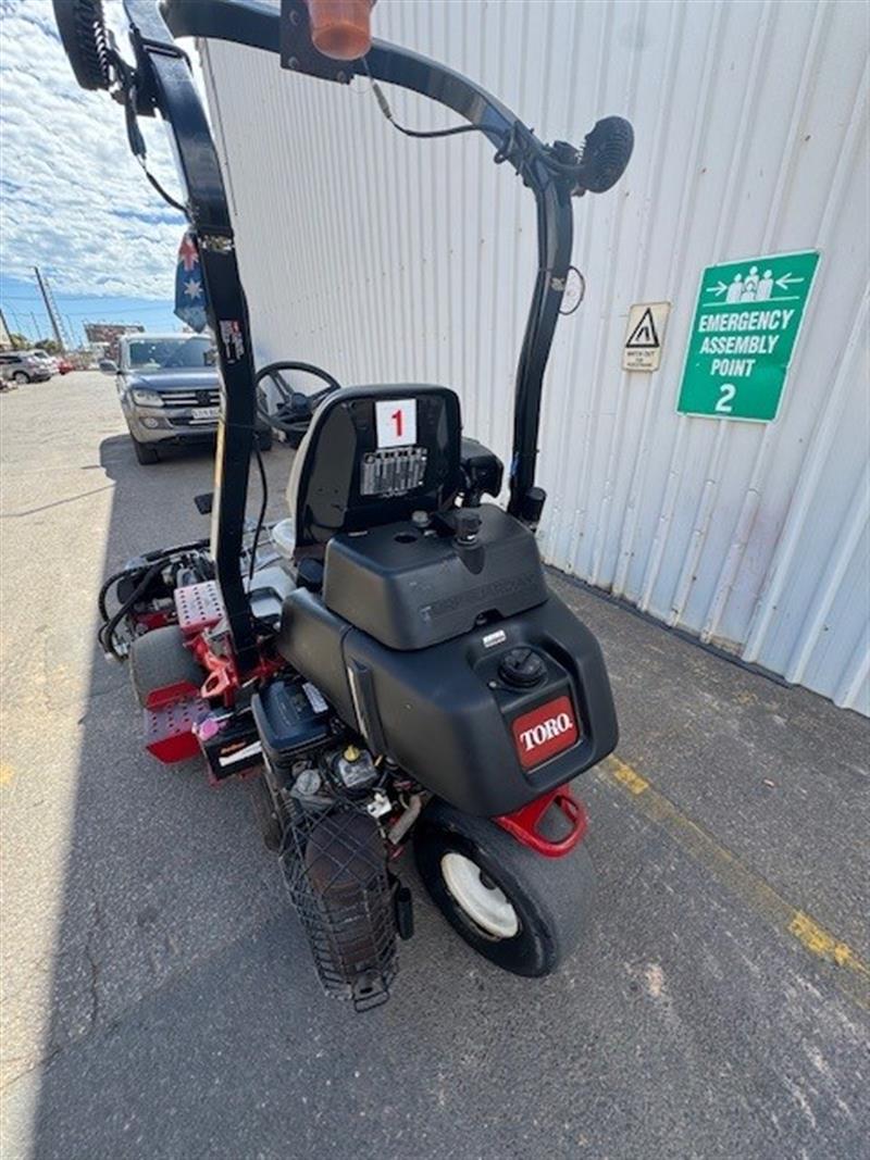 Photo 2. Toro Greenmaster Triflex 3300 greens mower