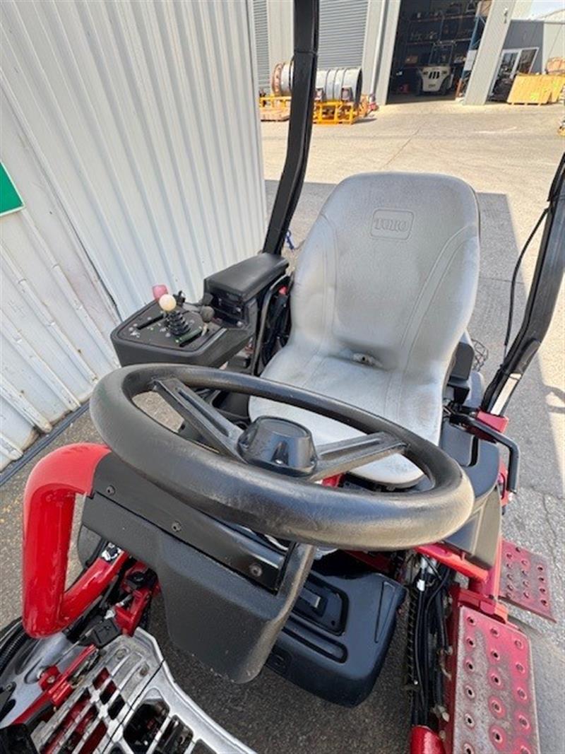 Photo 4. Toro Greenmaster Triflex 3300 greens mower