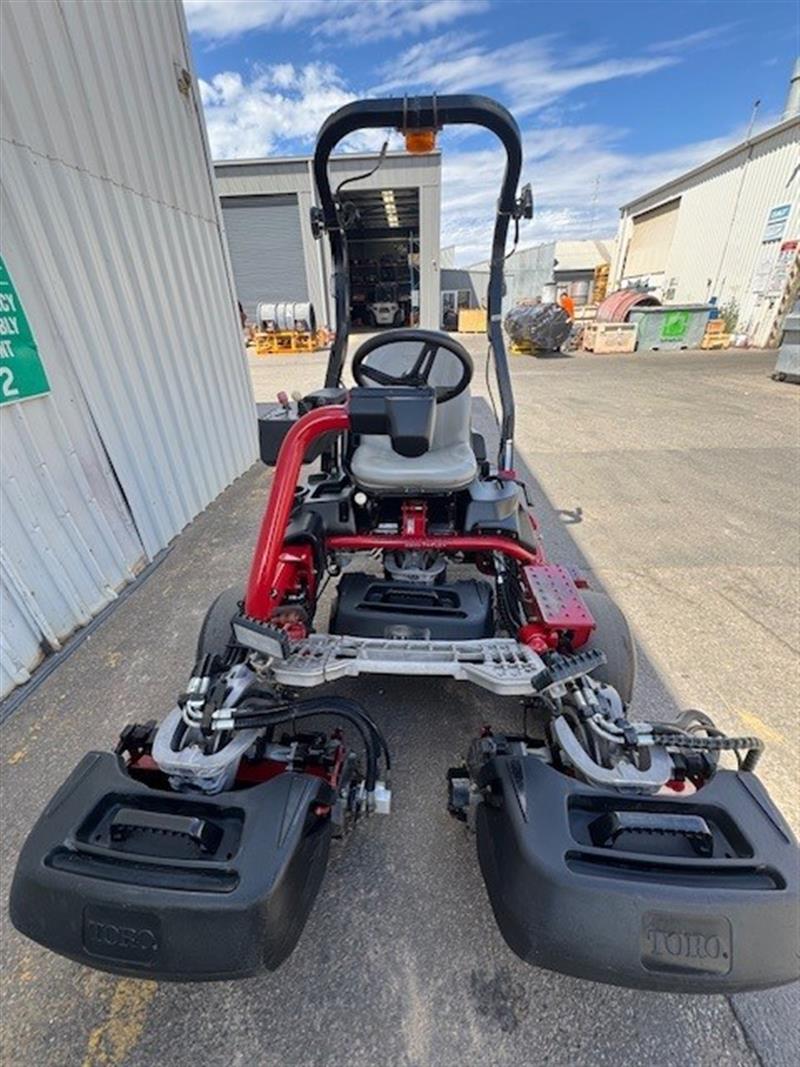 Photo 5. Toro Greenmaster Triflex 3300 greens mower