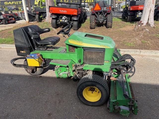 Photo 4. John Deere 2653A ride on mower