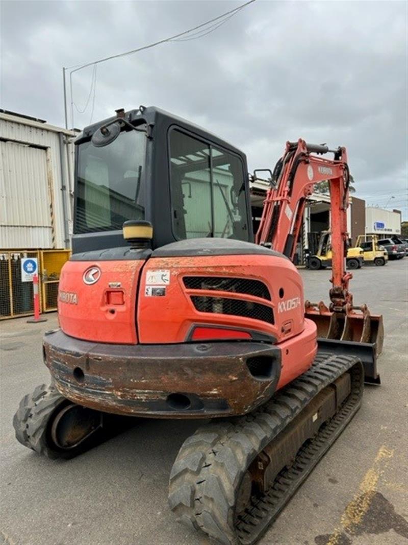 Photo 3. Kubota KX57-4