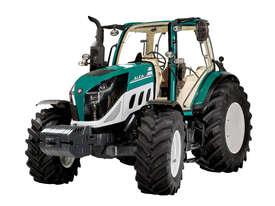 Photo 2. Lovol P5130 Powershift tractor