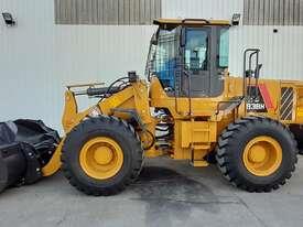 Photo 2. Lovol WL938H-II wheel loader