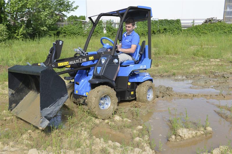 Photo 4. Multione 2 series 2.3 mini loader