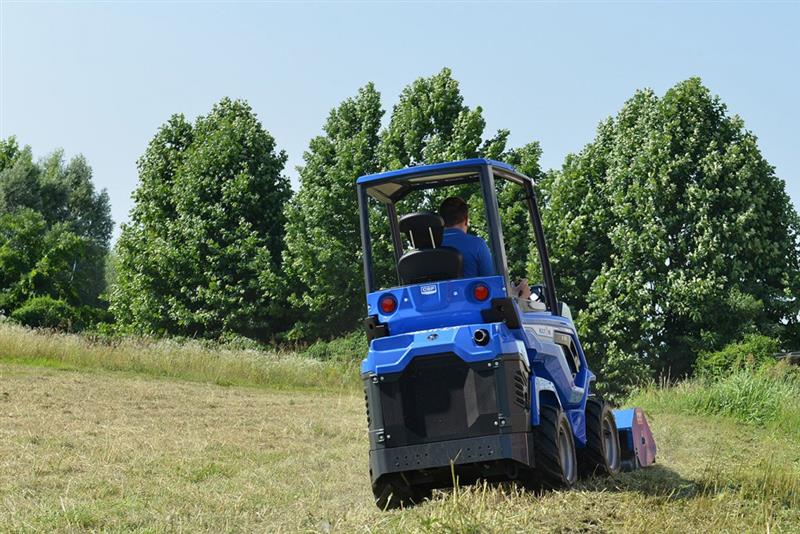 Photo 2. Multione 6 series 6.3sk mini loader