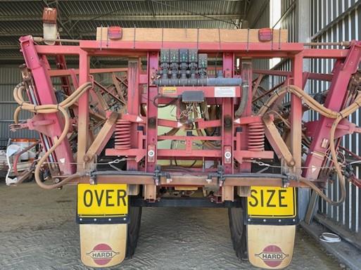 Photo 2. Hardi Navigator 4024 Boomspray