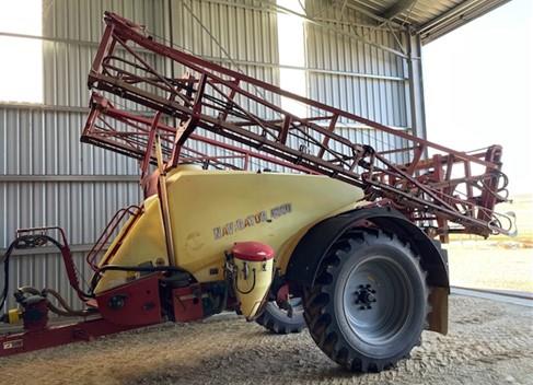 Photo 1. Hardi Navigator 4024 Boomspray