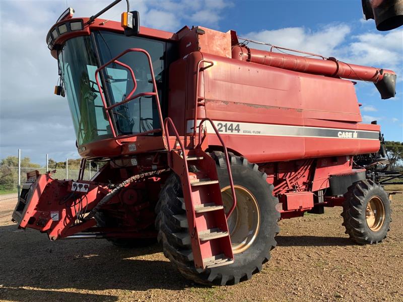 Photo 1. Case IH 2144 Axial Flow Combine