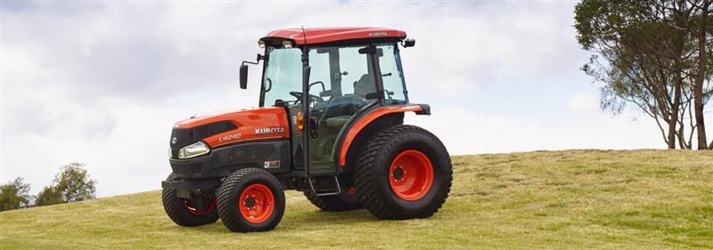 Photo 2. Kubota Premium L40 tractor