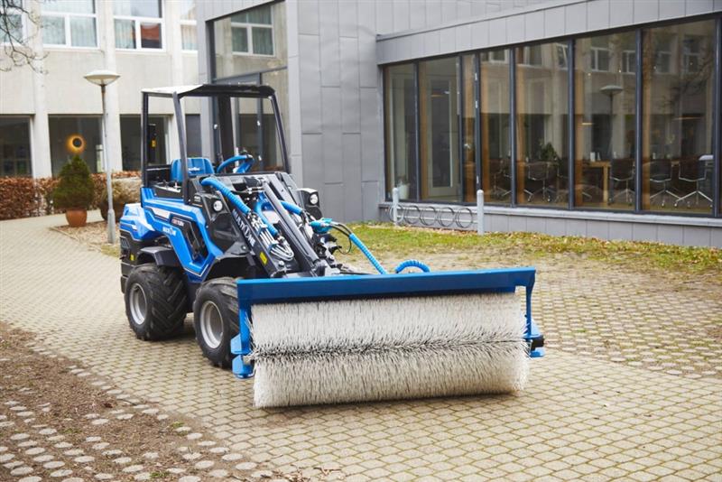 Photo 2. Multione 7 series 7.2k mini loader