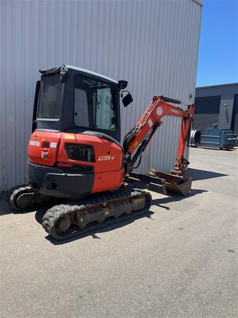 Photo 2. Kubota U35-4G Excavator