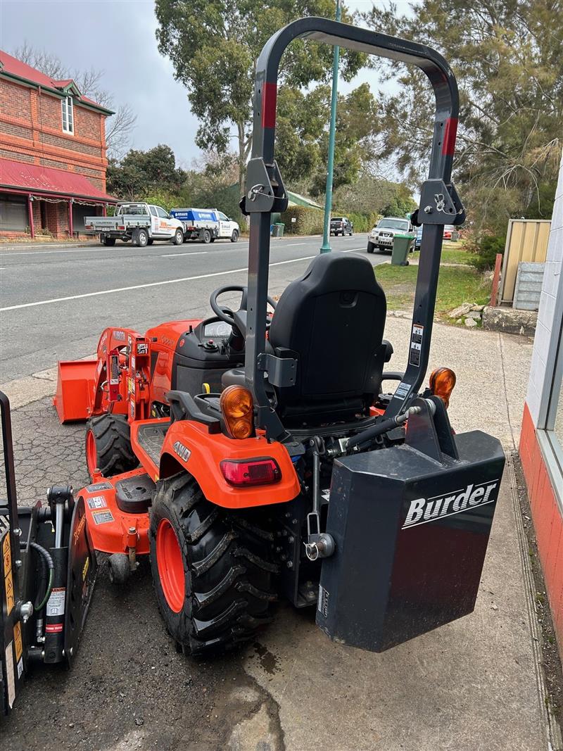 Photo 3. Kubota BX2680 Tractor