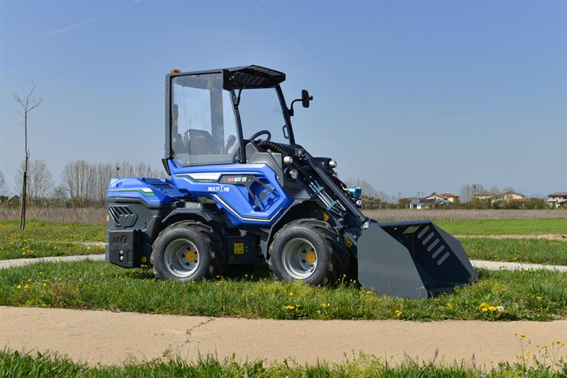 Photo 2. Multione EZ series loader