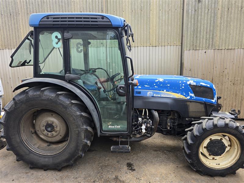 Photo 2. New Holland T4050F tractor