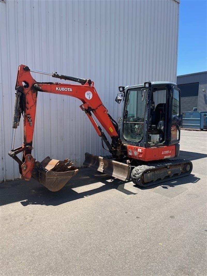 Photo 3. Kubota U35-4G Excavator