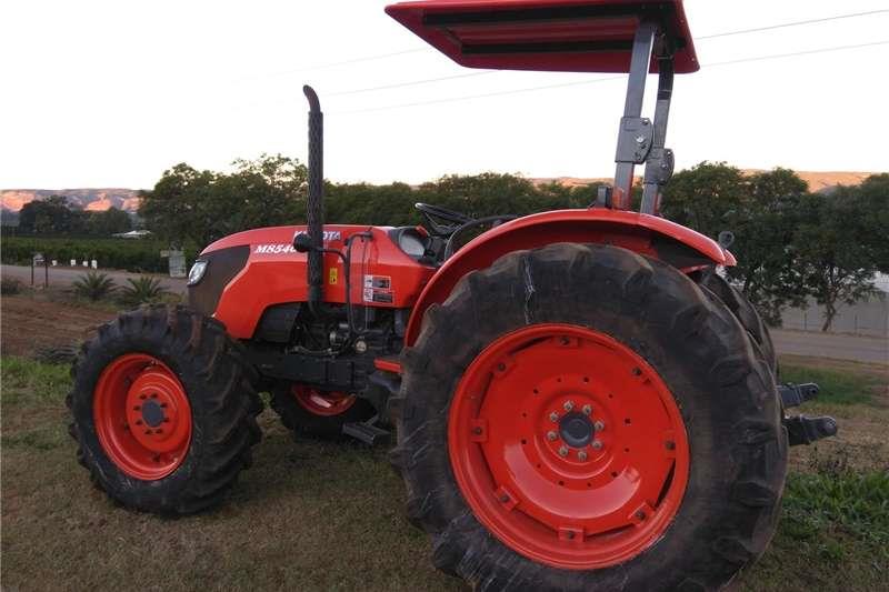 Photo 4. Kubota M8540 Standard ROPS & CAB tractor