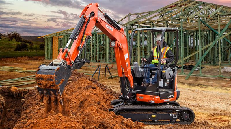 Photo 3. Kubota U27-4 excavator