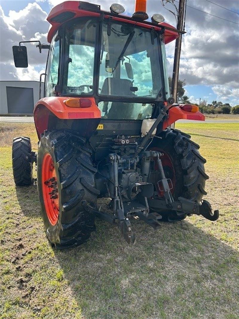 Photo 4. Kubota M9540-DHC-DS tractor