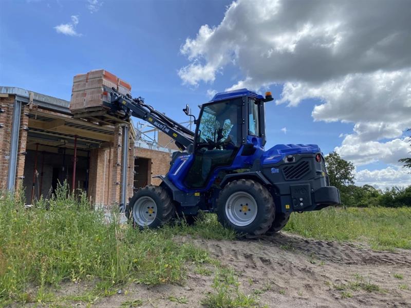 Photo 5. Multione 11 series 11.9K compact loader