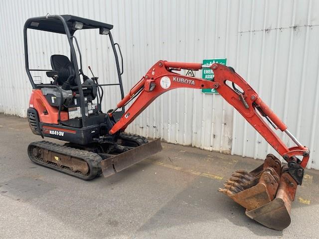 Photo 1. Kubota KX 41-3V Excavator