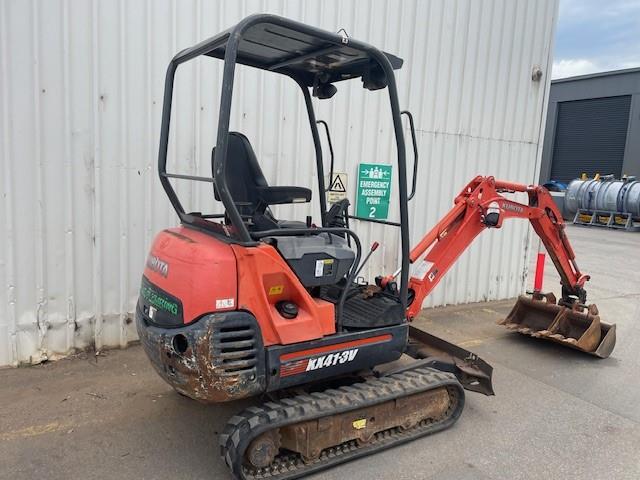 Photo 2. Kubota KX 41-3V Excavator