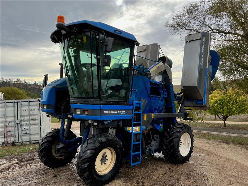 Photo 3. Braud New Holland SB65 Twin Bin Harvester