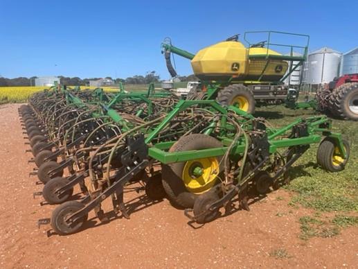 Photo 2. John Deere 1870 Conserva Pak Bar