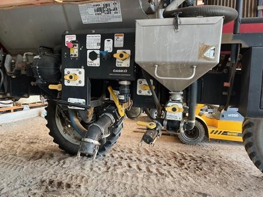 Photo 4. Case IH 4430 Patriot Self Propelled Sprayer