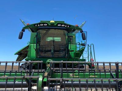 Photo 5. John Deere S780 combine harvester