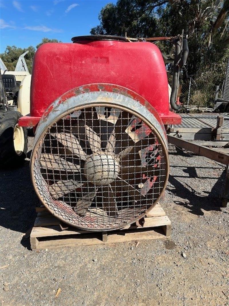Photo 3. Silvan 500lt air blast sprayer