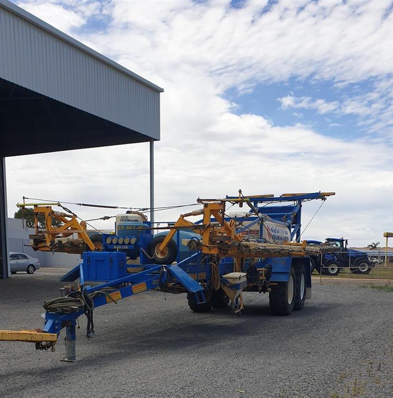 Photo 2. Sonic Boom 36m boom sprayer