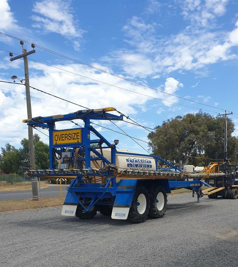 Photo 3. Sonic Boom 36m boom sprayer