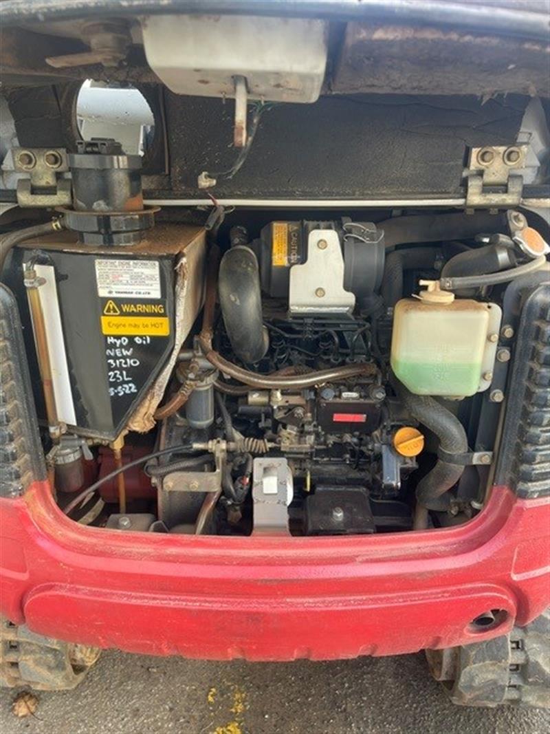 Photo 4. TAKEUCHI TB016 MINI EXCAVATOR