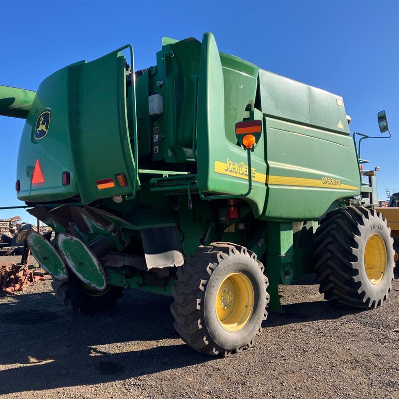 Photo 3. John Deere 9760 STS combine harvester