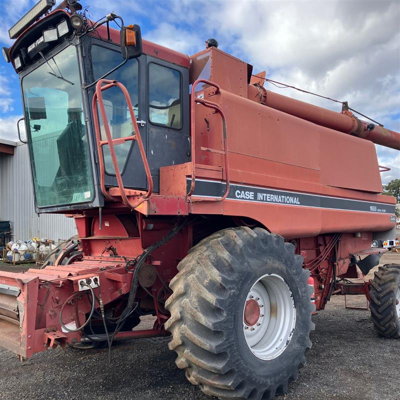 Photo 2. Case IH 1688 combine harvester